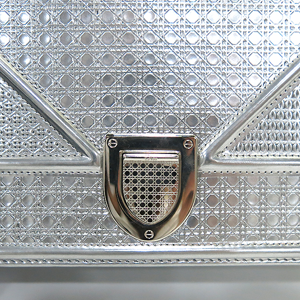 Dior(ũ����î���) M0422PSKN ���� �ǹ� ��Ż�� ��ö� ����� [�λ꼾�Һ���] �̹���4 - ���̺��� �߰���ǰ