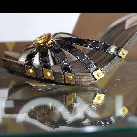 VALENTINO(�߷�Ƽ��) ��� �̴ϼ�  ������ ������ ���� �̹���3 - ���̺��� �߰���ǰ