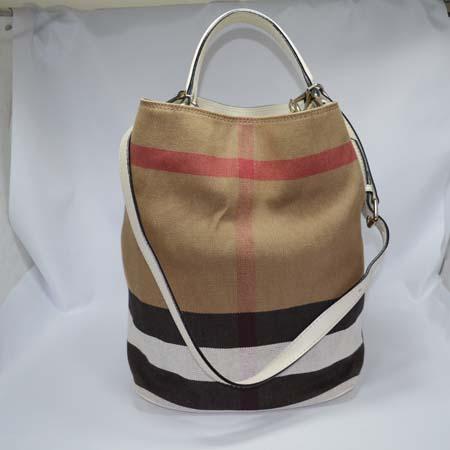 Burberry(������) 3908732 ���ܳ� ȣ���� �̹���2 - ���̺��� �߰���ǰ