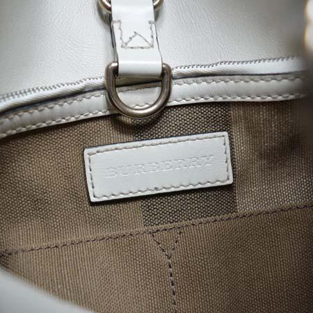 Burberry(������) 3908732 ���ܳ� ȣ���� �̹���4 - ���̺��� �߰���ǰ