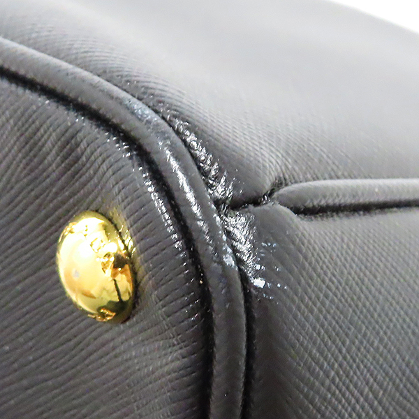 Prada(�����) BN1844 SAFFIANO LUX (���ǾƳ� ����) NERO ���� �ﰢ ���� �ΰ� ��Ʈ�� [��������] �̹���5 - ���̺��� �߰���ǰ