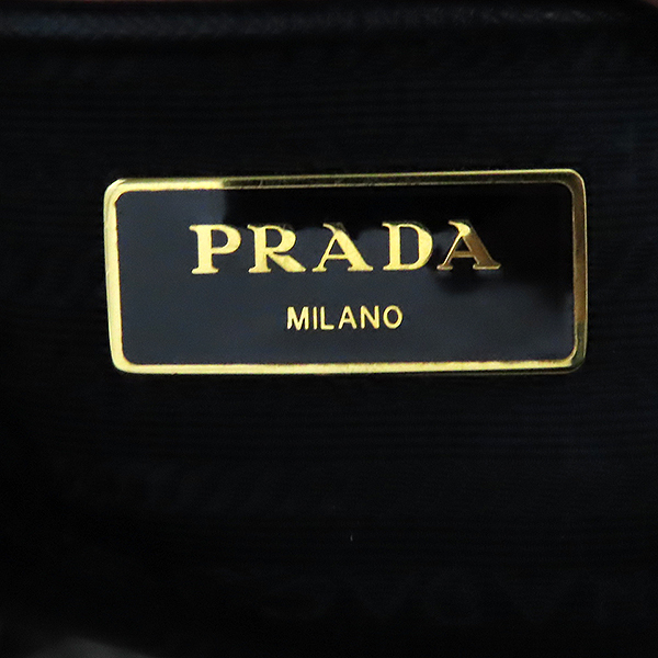 Prada(�����) BN1844 SAFFIANO LUX (���ǾƳ� ����) NERO ���� �ﰢ ���� �ΰ� ��Ʈ�� [��������] �̹���7 - ���̺��� �߰���ǰ