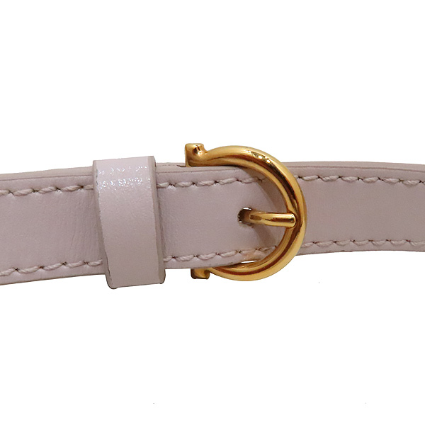 Ferragamo(��󰡸�) 21H006 ���̺��� �÷� ���� ��ġ�� ī�޶�� ����� �� ũ�ν��� [��õ��] �̹���5 - ���̺��� �߰���ǰ