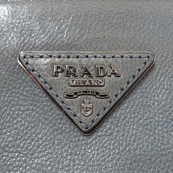 Prada(�����) B2625M GLACE CALF (�۶�ī��) ���� ���� ���� �ﰢ �ΰ� ��Ʈ�� + �����Ʈ�� 2WAY [�λ꼭��Ե���] �̹���4 - ���̺��� �߰���ǰ