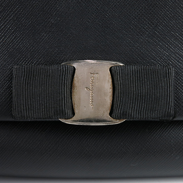 Ferragamo(��󰡸�) 22 B558 ���� �÷� ���ǾƳ� ���� �ٶ� ��� ü�� ũ�ν��� [�����] �̹���4 - ���̺��� �߰���ǰ