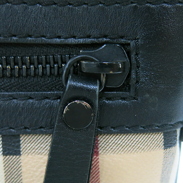 Burberry(������) 3689493 MORETON ���̸��� üũ PVC �������� ȥ�� �޽��� ũ�ν��� [�λ꼾�Һ���] �̹���5 - ���̺��� �߰���ǰ