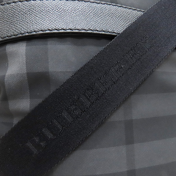 Burberry(������) 3802212 �׷��� üũ �к긯 ���� Ʈ���� �ΰ� ��� ũ�ν��� [��õ��] �̹���4 - ���̺��� �߰���ǰ