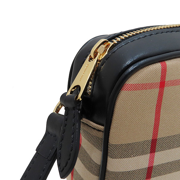 Burberry(������) 80207251 ��Ƽ�� üũ ���� S ������ ī�޶� ũ�ν��� [��õ��] �̹���4 - ���̺��� �߰���ǰ