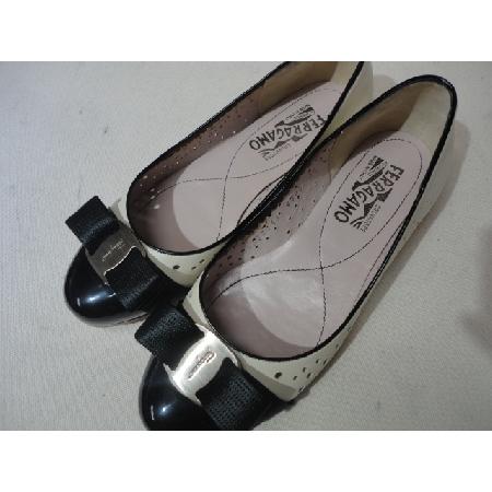 ��󰡸� Ferragamo(��󰡸�) VARINA ȭ��Ʈ ��Ī ���� ���� �ٶ� ��� �÷� ����[û�ֱ�õ������]