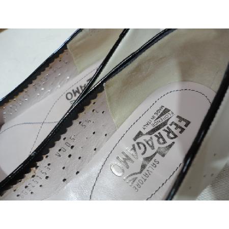 Ferragamo(��󰡸�) VARINA ȭ��Ʈ ��Ī ���� ���� �ٶ� ��� �÷� ����[û�ֱ�õ������] �̹���3 - ���̺��� �߰���ǰ