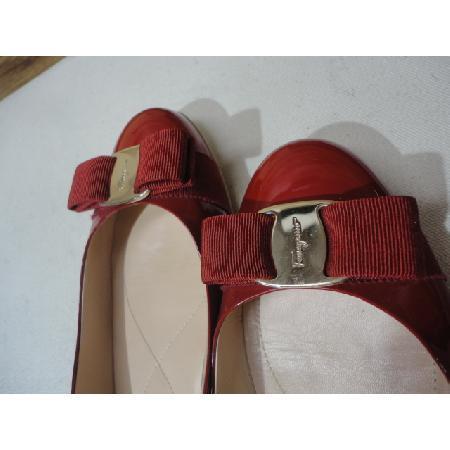 Ferragamo(��󰡸�) VARINA ���̴�Ʈ ���� �ٶ� ��� �÷� ���� �̹���4 - ���̺��� �߰���ǰ