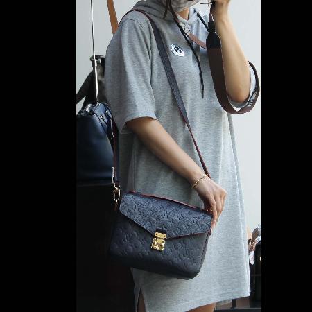 Louis Vuitton(���̺���) M44071 MARINE ROUGE (���� ����) �÷� ���׷� �������� ����Ʈ ��Ƽ�� 2WAY �̹���5 - ���̺��� �߰���ǰ