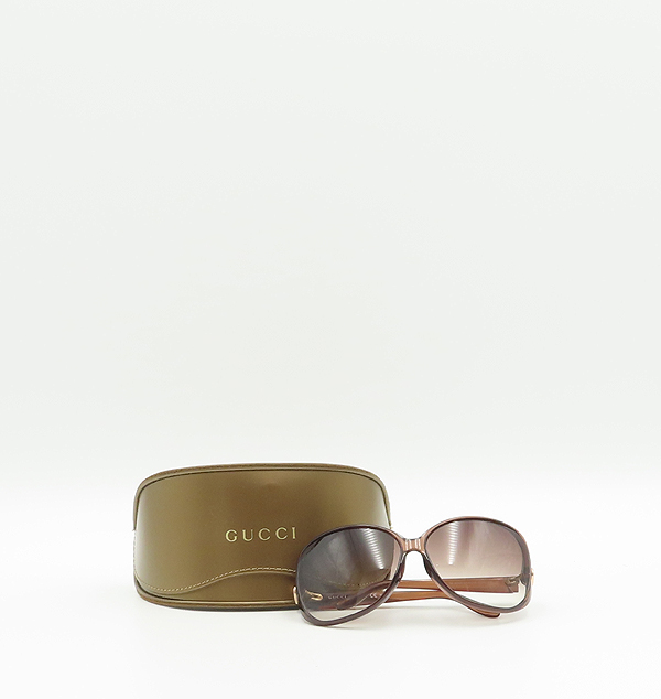 ����  ���۶�