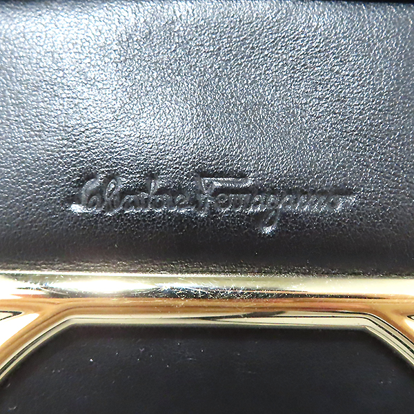 Ferragamo(��󰡸�) 21 H030 ���� ���� ���� ��ġ�� �ΰ� ��� ���� ü�� ũ�ν��� [��������] �̹���6 - ���̺��� �߰���ǰ