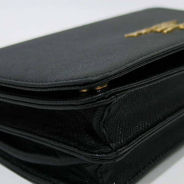 Prada(�����) 1BP006 ���� SAFFIANO LUX ���ǾƳ� ���� ���� �÷� �̴� ü�� ũ�ν��� [�λ꼾�Һ���] �̹���5 - ���̺��� �߰���ǰ