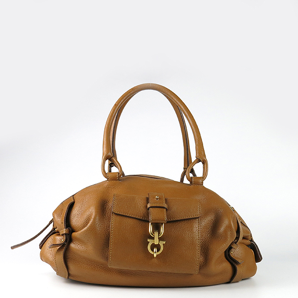 ��󰡸� ��ġ�� ����Ŭ ����