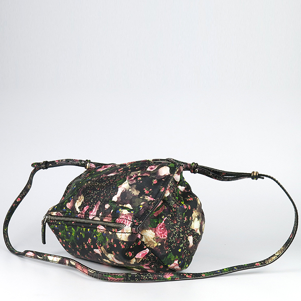 GIVENCHY(�����) ���� �÷� ���� �÷ζ� ������ �ǵ��� �̴� ũ�ν��� [��������] �̹���2 - ���̺��� �߰���ǰ