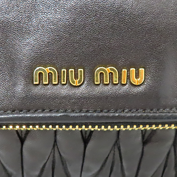 MiuMiu(�̿�̿�) RP0363 ���� �÷� ���� ��Ʋ��� Ŭ��ġ�� + ũ�ν��� [�λ꼭��Ե���] �̹���4 - ���̺��� �߰���ǰ