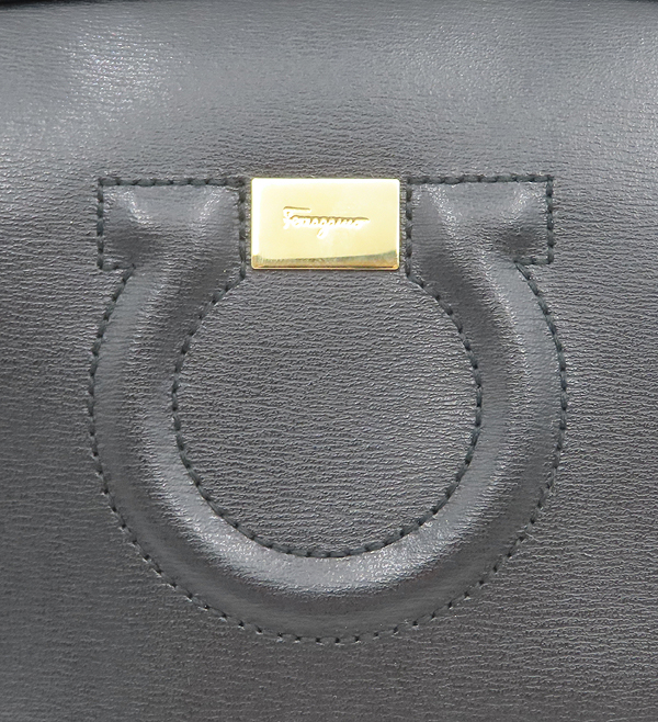 Ferragamo(��󰡸�) 21H006 ���� �÷� ���� ��ġ�� ī�޶�� ����� �� ũ�ν��� [�д�������] �̹���5 - ���̺��� �߰���ǰ