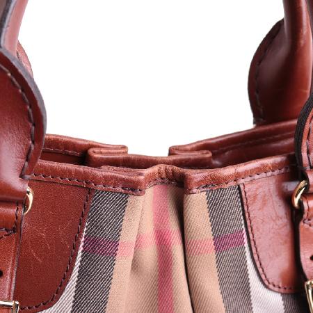 Burberry(������) 3826419 �Ͽ콺 üũ ��Ʈ�� �� ����� [����ż�����] �̹���4 - ���̺��� �߰���ǰ