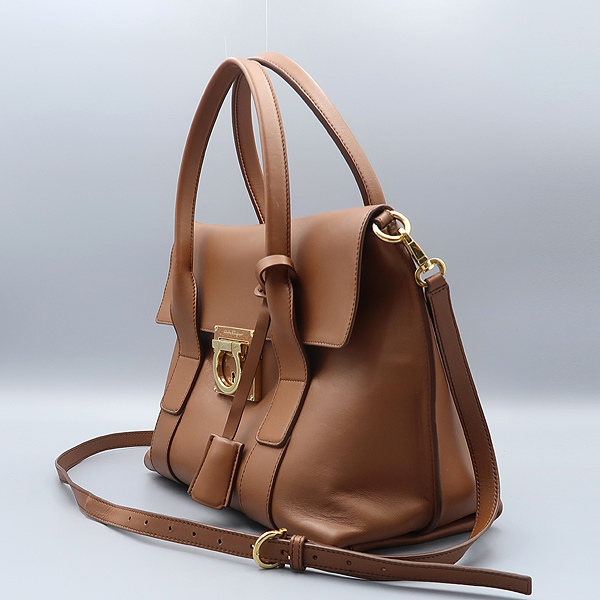 Ferragamo(��󰡸�) 21 D941 ���� ���� ���� ��� ��Ű ��Ʈ�� + �����Ʈ�� 2WAY [����������] �̹���3 - ���̺��� �߰���ǰ