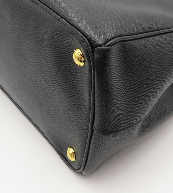 Prada(�����) BN1786 ���� SAFFIANO LUX(���ǾƳ� ����) �ﰢ ���� �ΰ� ��Ʈ�� [�д�������] �̹���4 - ���̺��� �߰���ǰ