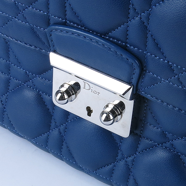 Dior(ũ����î���) M0214PGAI ���� �÷� ���� ��� �� �� ü�� ũ�ν��� [��������] �̹���4 - ���̺��� �߰���ǰ