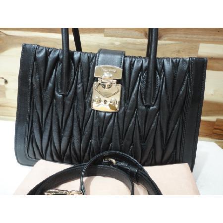 �̿�̿� 19�� ����)MiuMiu(�̿�̿�) 5BA126 ���� ���� ���ǵ��� ����+ �����Ʈ�� 2-WAY[û�ֱ�õ������]