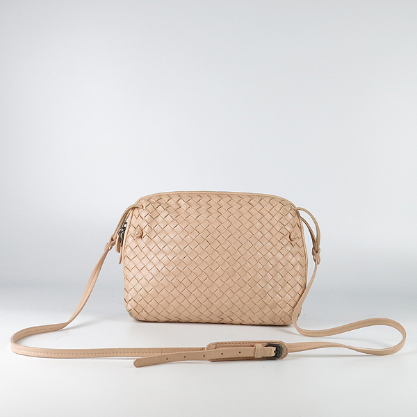 BOTTEGAVENETA (���װ�����Ÿ) �ε���ũ �÷� ���� ��Ʈ��ġ���� ���� �̴� ũ�ν��� [��������] �̹���2 - ���̺��� �߰���ǰ