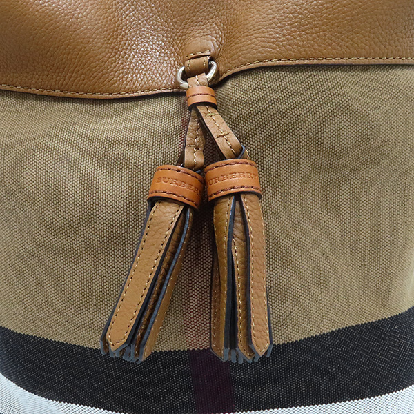 Burberry(������) 3982937 �ֽ��� üũ �к긯 ���� ���� Ʈ���� ��Ʈ�� + �����Ʈ�� 2WAY + ���� �Ŀ�ġ [��õ��] �̹���3 - ���̺��� �߰���ǰ