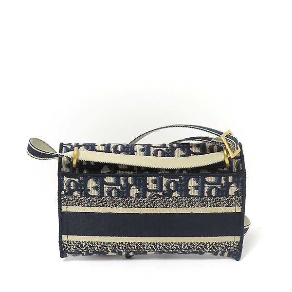 Dior(ũ����î���) S5647CRIW_M928 SADDLE(����) ���̺� �ڰ��� ���� Ŭ��ġ ũ�ν��� [�λ꼭��Ե���] �̹���4 - ���̺��� �߰���ǰ