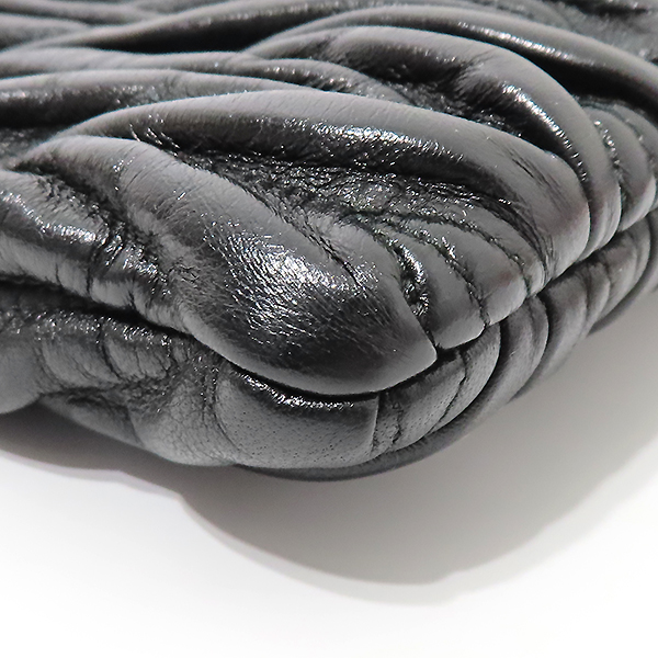 MiuMiu(�̿�̿�) 5BF354 ���� ��Ʋ��� Ŭ��ġ�� ü�� ũ�ν��� [�λ꼭��Ե���] �̹���5 - ���̺��� �߰���ǰ