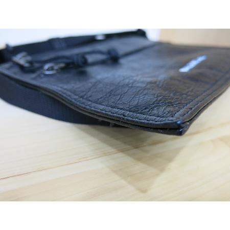 Balenciaga(�߷��þư�) ��¡�� ũ�ν��� �̹���3 - ���̺��� �߰���ǰ