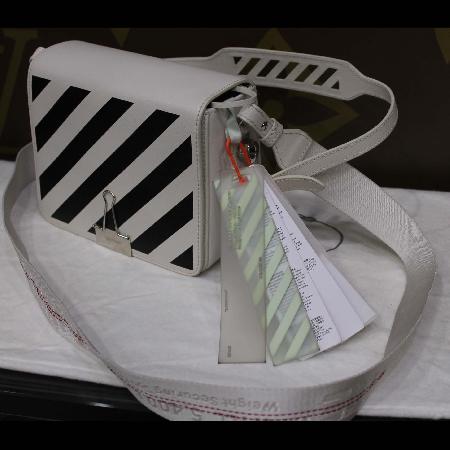 OFF-WHITE(����ȭ��Ʈ) OWNA011E194231071001 ���ֱ̾׳� ȭ��Ʈ �÷� ���δ� ����� �̹���2 - ���̺��� �߰���ǰ