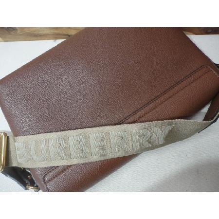 20�� ����)Burberry(������) 8021111 ��Ƽ��üũ ���� ��Ʈ ũ�ν���[û�ֱ�õ������] �̹���4 - ���̺��� �߰���ǰ