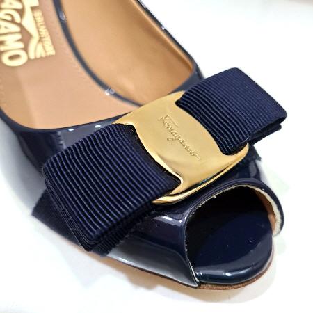 Ferragamo(��󰡸�) ���̺� ���̴�Ʈ ���� ���� �ٶ� ��� ������ ������ ������ ���� �̹���4 - ���̺��� �߰���ǰ