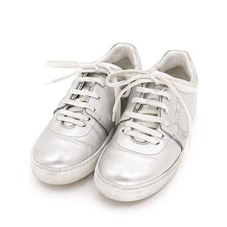 ��󰡸� �ǹ� ������ ����Ŀ��