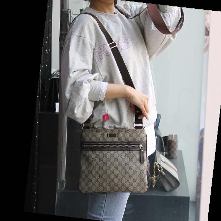 Gucci(����) 295257 GG�ΰ� PVC ���� ���� Ʈ���� ���� �÷� �޽��� ũ�ν��� �̹���5 - ���̺��� �߰���ǰ