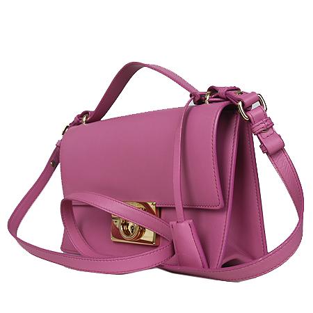 Ferragamo(��󰡸�)  21 E099 �ٸ� ��ũ���� ���� ��ġ�� �ΰ� 2WAY(���ַԵ���) �̹���2 - ���̺��� �߰���ǰ