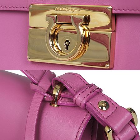 Ferragamo(��󰡸�)  21 E099 �ٸ� ��ũ���� ���� ��ġ�� �ΰ� 2WAY(���ַԵ���) �̹���4 - ���̺��� �߰���ǰ