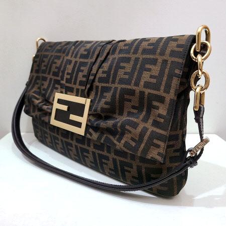Fendi(���) 8BT163 FF�ΰ� �ڰ��� ���� �ΰ� ��ī �Ÿ� ����� �� ũ�ν��� �̹���2 - ���̺��� �߰���ǰ