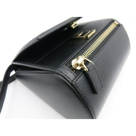 GIVENCHY(�����) BB05256006�ǵ��� �ڽ��̴�ũ�ν� �̹���5 - ���̺��� �߰���ǰ