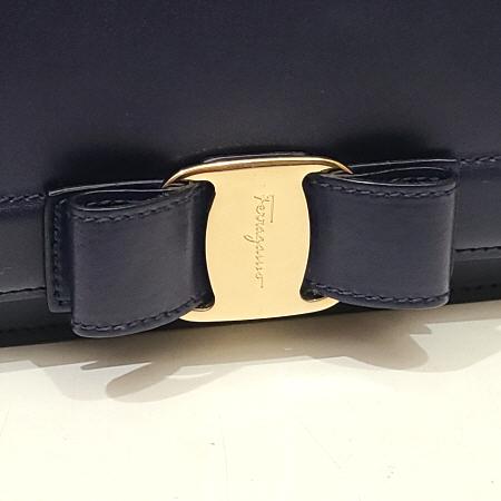 Ferragamo(��󰡸�) 21 G878 ���̺� ���� ���� ���� �̵� ü�� ����� �� ũ�ν��� �̹���4 - ���̺��� �߰���ǰ