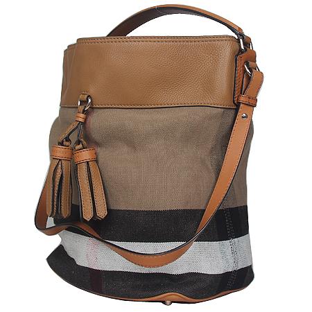 Burberry(������) 39829371 �ֽ��� ĵ���� ī�� ���� �����Ŀ�ġ 2WAY[���ַԵ���] �̹���2 - ���̺��� �߰���ǰ