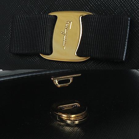 Ferragamo(��󰡸�) 21 G601 ���� ���ǾƳ� ���� �ٶ���� �̴� ũ�ν���[���ַԵ���] �̹���4 - ���̺��� �߰���ǰ