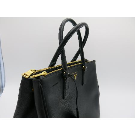 Prada(�����)���� ���ǾƳ� ���� ��Ʈ�� �̹���3 - ���̺��� �߰���ǰ