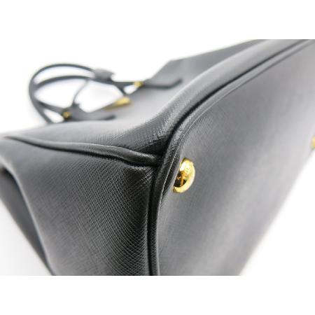 Prada(�����)���� ���ǾƳ� ���� ��Ʈ�� �̹���4 - ���̺��� �߰���ǰ