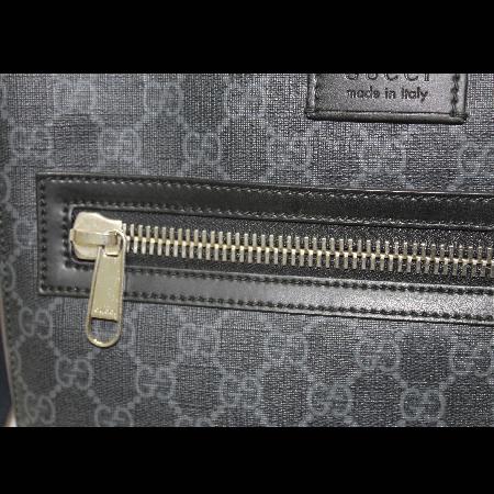 Gucci(����) 474137 GG�ΰ� PVC ���� ���� Ʈ���� ������ �޽��� ũ�ν��� �̹���3 - ���̺��� �߰���ǰ