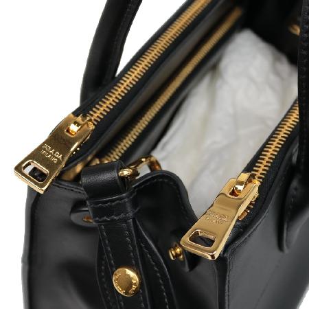 Prada(�����) 1BA103 ���ǾƳ� ��Ƽ C ���� �Ķ��׸� ����ΰ� ��Ʈ�� �� ����� [����ż�����] �̹���4 - ���̺��� �߰���ǰ