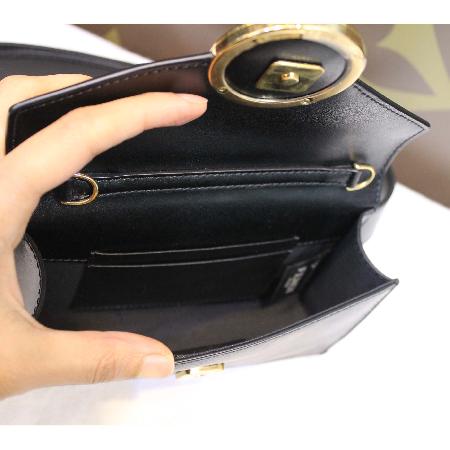 Fendi()8BM005A0KKF0KUR  ÷  Ʈ ̹3 - ̺ ߰ǰ